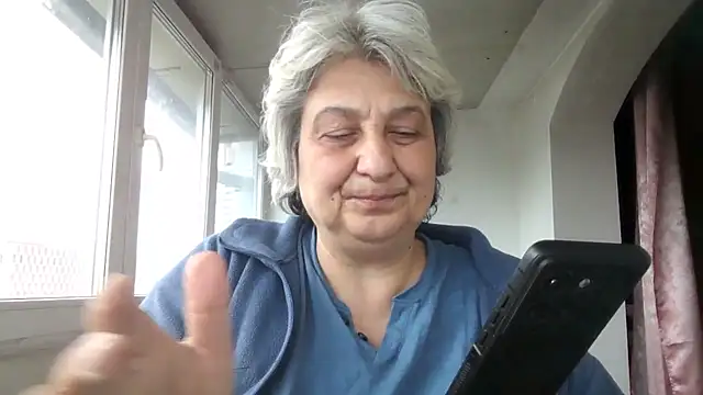 Chat XXX en directo de ExquisiteMature