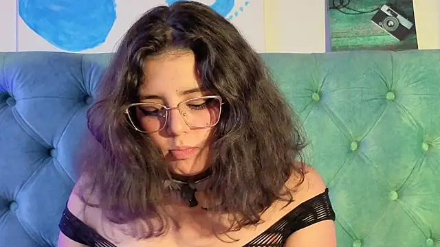 Paola_Lyon_'s Live XXX Chat
