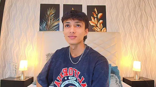 Lean_Portman Live XXX-chat