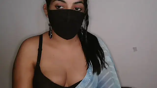 Pertunjukan Kamera Web Reddy_Trisha