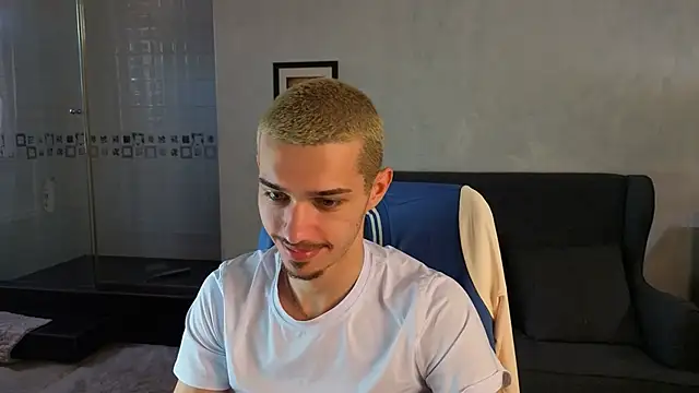 KaydenDrewn Webbikameraesitys