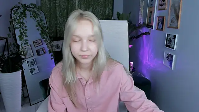 MaoqiBeverly Adlı Modelin Canlı XXX Sohbeti