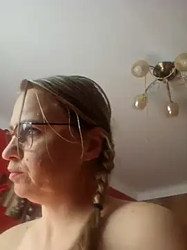 XXX chat uživo modela BLONDKICIA1