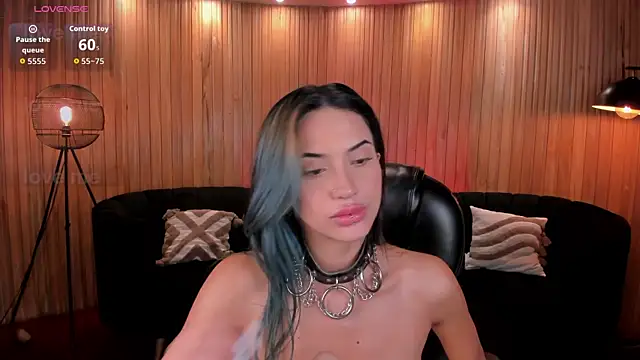 Chat +18 de KayraLanne ao vivo