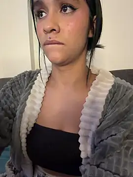 Isabella-Teen Live XXX-Chat