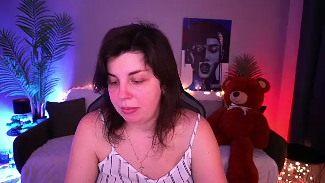 Chat +18 de MirandaWong ao vivo