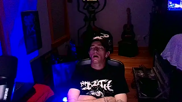 Pokazy przed kamerką – LEVIATHANX666