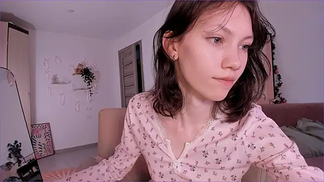 MiaPimmy Adlı Modelin Canlı XXX Sohbeti