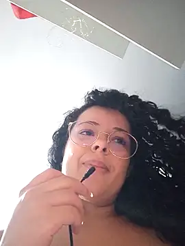 NinaSweet2 Adlı Modelin Canlı XXX Sohbeti