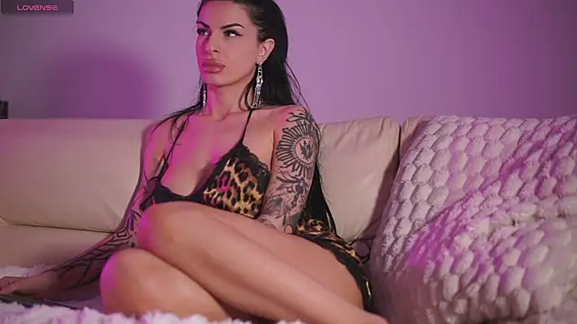 GiaInked Chat XXX live