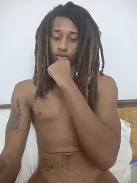 InfernalHazze: διαδικτυακό σόου στην κάμερα