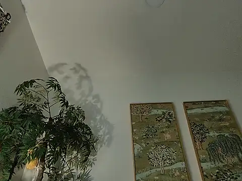 lavender_spits: διαδικτυακό σόου στην κάμερα