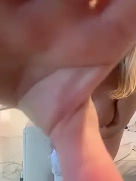 sissytrainz webcam show