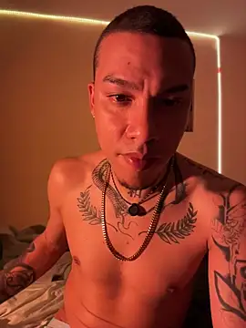 XXX chat uživo modela AlphaMasterXxx