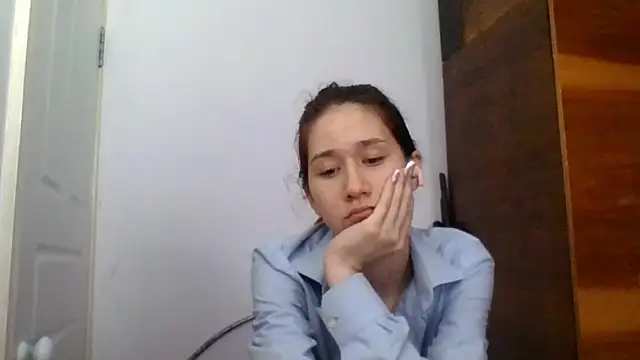 NickiKisinger 现场XXX聊天