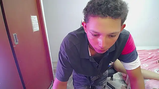 Exotic_big_'s Webcam Show