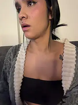 Isabella-TeenのライブXXXチャット