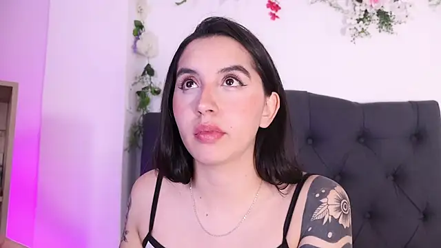 Chat +18 de kaylee_lee ao vivo