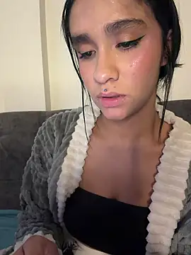 دردشة Isabella-Teen الجنسية المباشرة