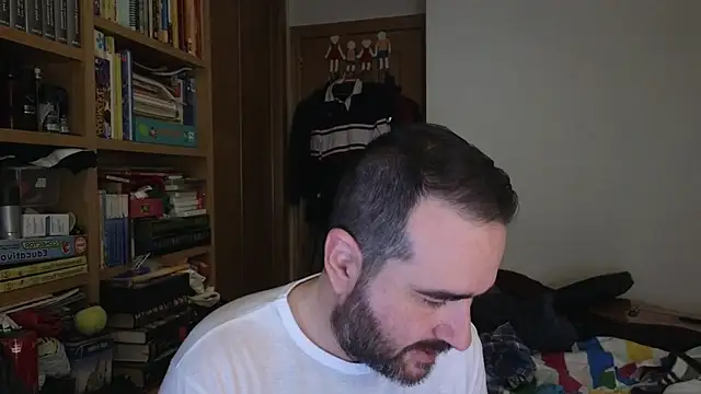 curiosillo83 live XXX chat