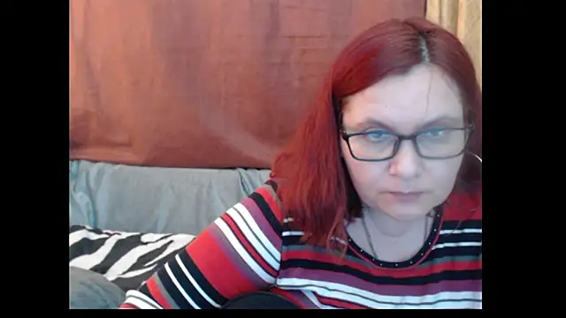 PlayfullMature Pertunjukan Webcam