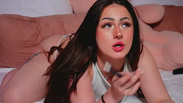 LucyLextonX's Webcam Show