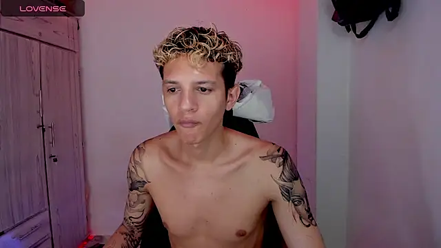 tylernova Chat XXX live