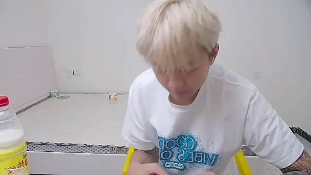 Chocolates-001 Chat XXX in diretta