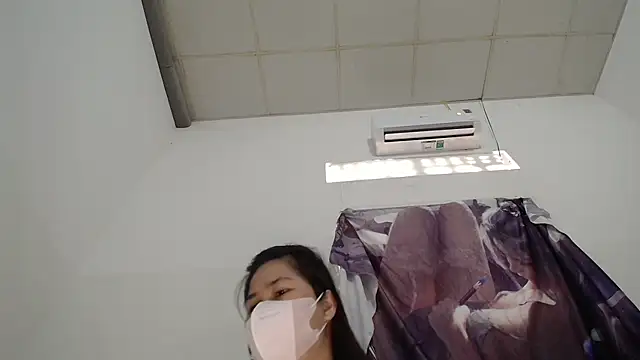 Show modela Grass_99 na web-kameri