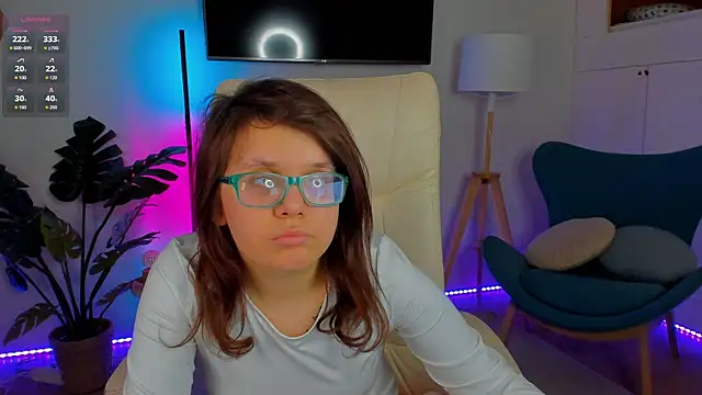 Chat +18 de Ariell_Mini ao vivo