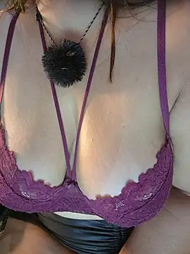 Paulette-squirt live XXX chat