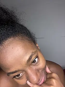 milarain's Live XXX Chat