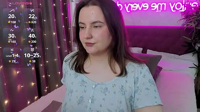 FeralPeach Chat XXX in diretta