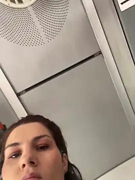 Ms-Lust1- Chat XXX in diretta