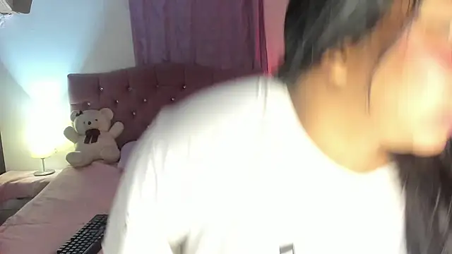 Latinabombsheell élő XXX-chatje