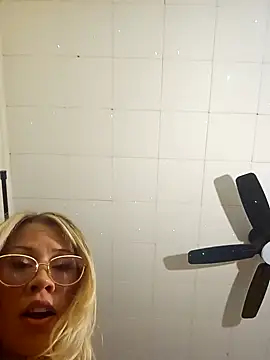 sunshinekissxo Show in webcam