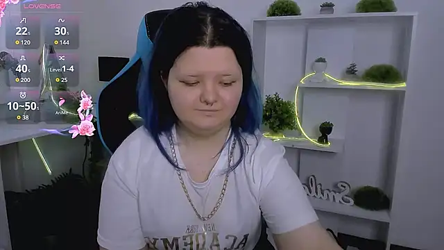 Lunaar_ live XXX chat