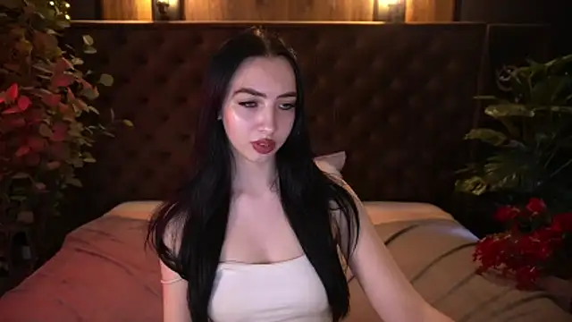 WildKittenX_ live XXX chat