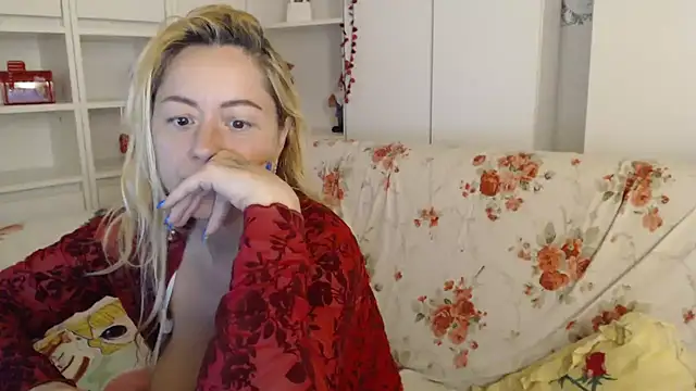 _karolynesyera_ Chat XXX live