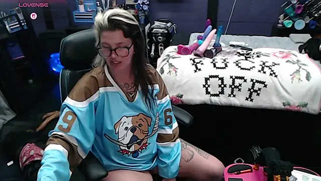 oddywithabody's Live XXX Chat