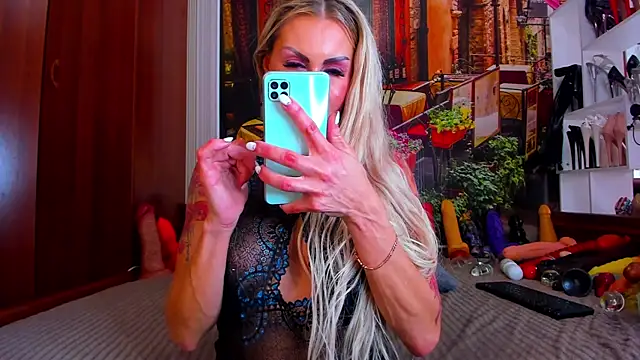 NikkaHOTx's Webcam Show