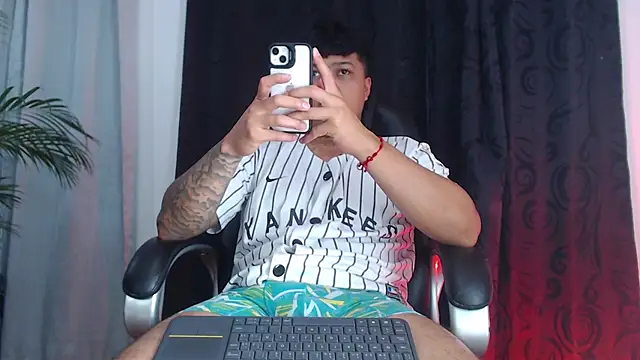 Pedro_x777 Show in webcam