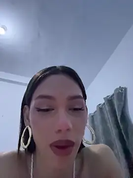 Carlita_cute Show in webcam