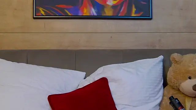 XXX chat uživo modela DesireMilf