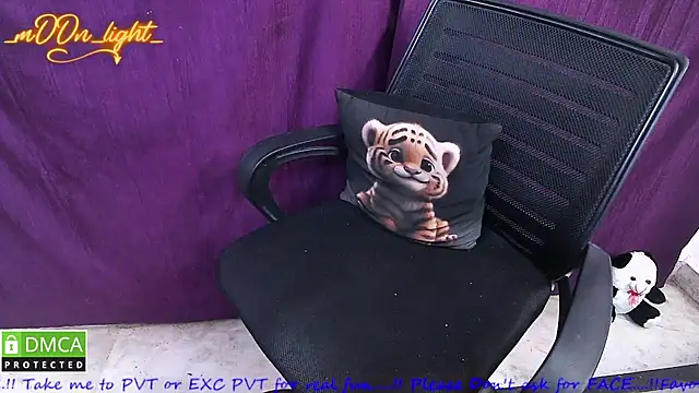 _mOOn_light_'s Live XXX Chat