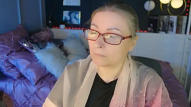 AlexandraKind Adlı Modelin Canlı XXX Sohbeti