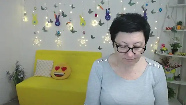 EmilyL0ve's Live XXX Chat