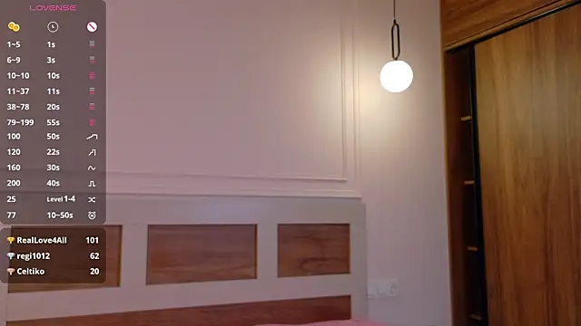 LunaXBaddie's Live XXX Chat