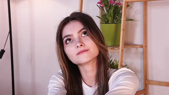 CherlyGuss Chat XXX in diretta