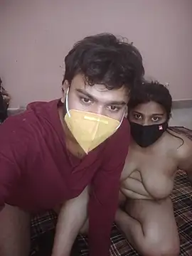 Pokazy przed kamerką – SURAJSAVITA